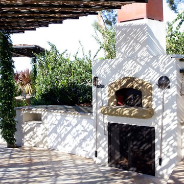 Outdoor Pizza Oven and Pergola