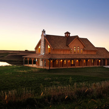 Acreage Barn Home in Iowa