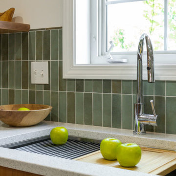 NATURAL CHERRY SLAB / GREEN TILE