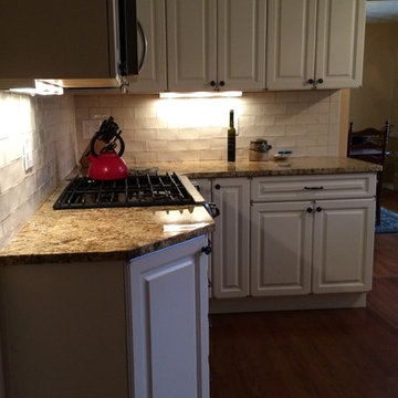 Touchstone Auburn Alabaster with Auburn Wild Honey Island