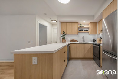Transitional kitchen photo in Toronto