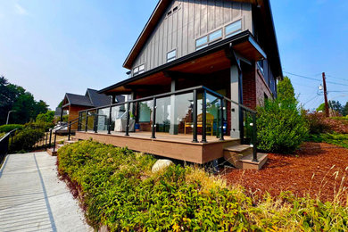 Deck photo in Seattle