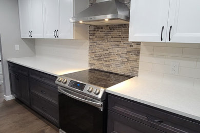 Example of a kitchen design in Seattle