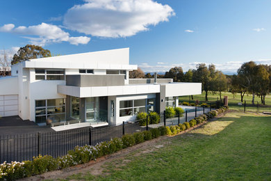 Inspiration for a modern exterior in Canberra - Queanbeyan.