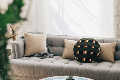 Example of a trendy living room design in New York