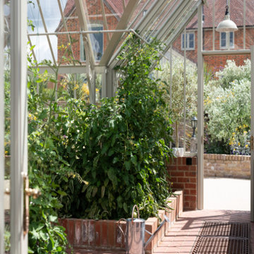 Ickworth Greenhouse for Enthusiastic Growers