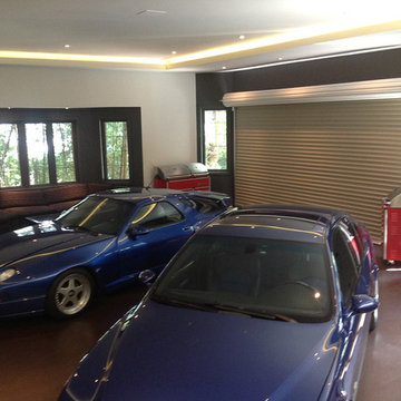 Residential roll up garage doors