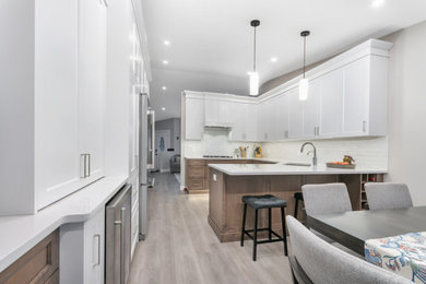 Example of a minimalist home design design in Other