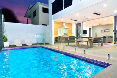 Photo of a modern pool in Brisbane.