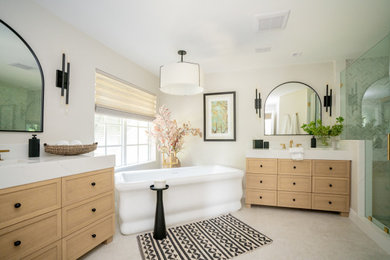 Example of a transitional bathroom design in Miami