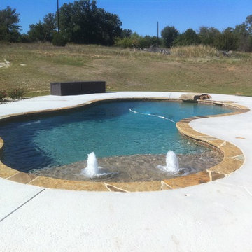 Freeform Pool + Bubblers