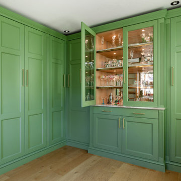 BESPOKE FITTED WALK-IN PANTRY