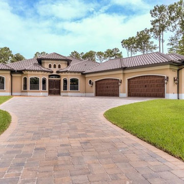 Exterior Home Photos in Naples
