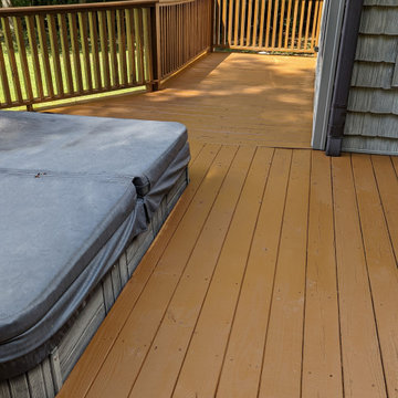 Deck with Jacuzzi