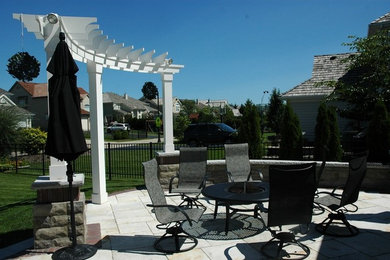 Elegant patio photo in Chicago