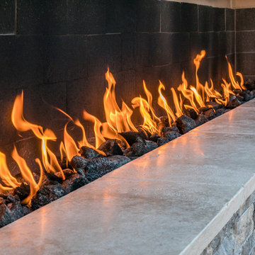 Contemporary Pool and Perimeter Overflow Spa - Biltmore Phoenix