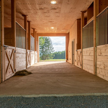 Qualicum Custom Horse Barn - Stables