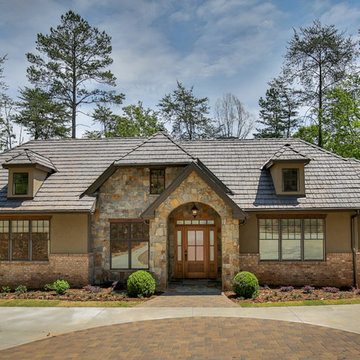 Mountain Cottage on the Lake