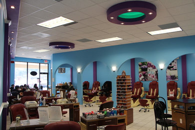 Home design - modern home design idea in Raleigh