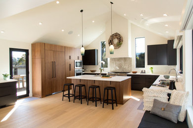 Example of a trendy kitchen design in San Francisco