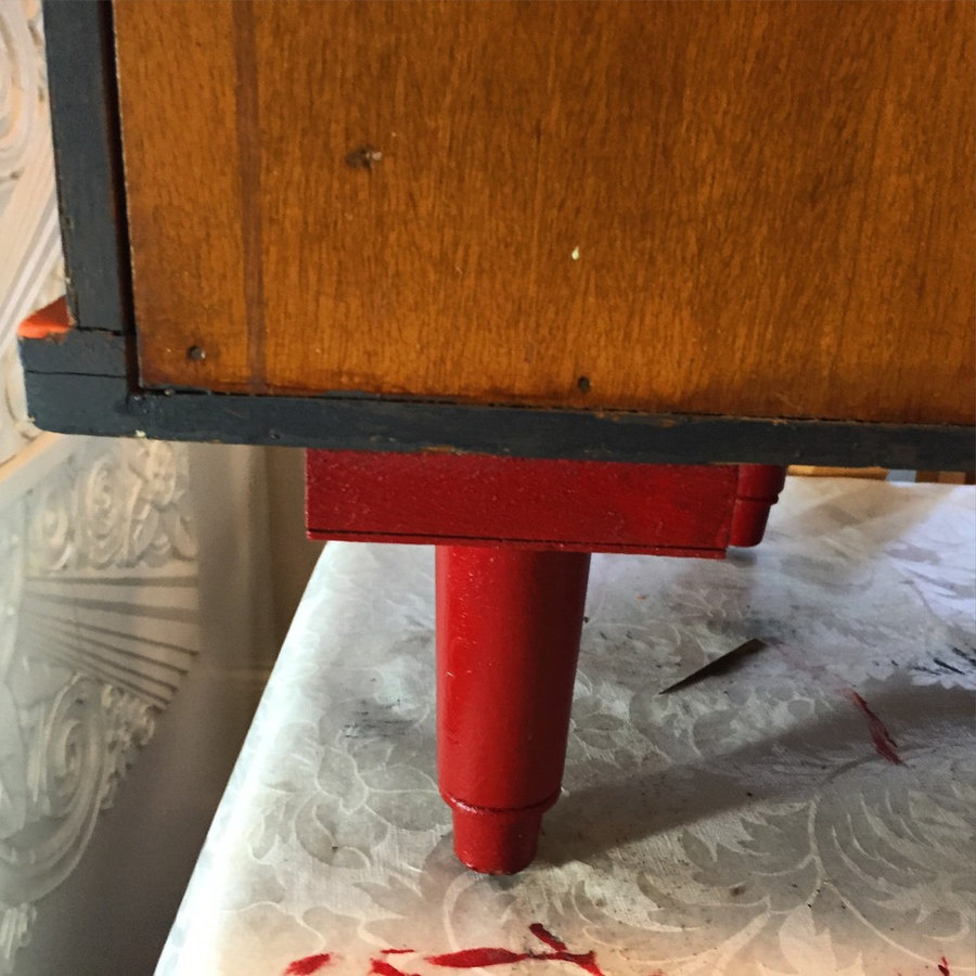 Mondrian Table -Leg Detail of Demi Lune Table/Shelf