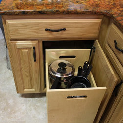 Iowa Oak Kitchen - Kitchen Cabinetry