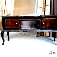 Antique beauty table