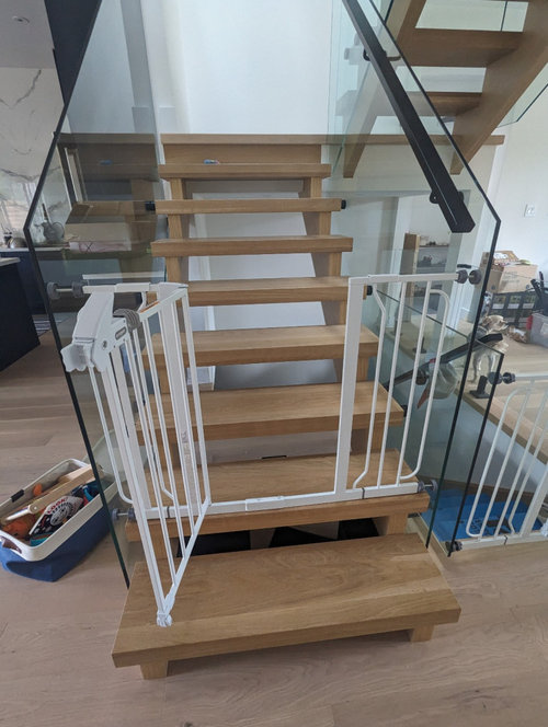 Baby gate for glass stairs