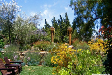 Inspiration for a mediterranean garden in Los Angeles.