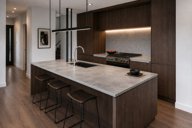 Kitchen - modern kitchen idea in Seattle