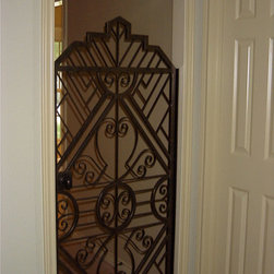 Interior child or pet protective gates - Products