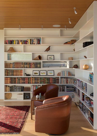 Midcentury Family Room by Prentiss Balance Wickline Architects