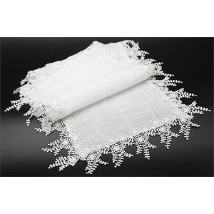 White Snowflake 19x65 Runner Heritage Lace
