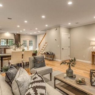 Example of a minimalist home design design in Boston