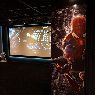 Inspiration for a modern home theater remodel in Clermont-Ferrand