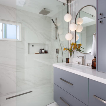 Relaxing Modern Bathroom