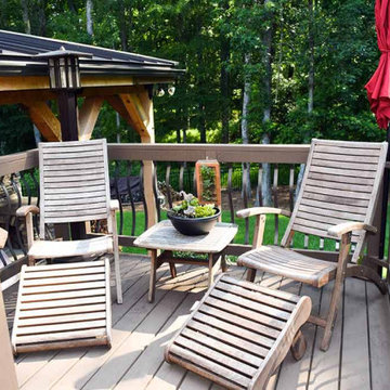 Custom Deck with Outdoor Kitchen
