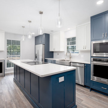 Transitional Kitchen Remodel Done in Two-Tone Color Cabinets