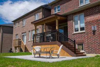 Deck photo in Toronto