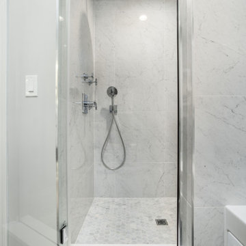 South Loop Bathroom Renovation: A mix of Contemporary and Classic Design