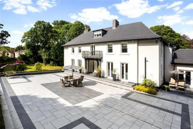 Expansive traditional home in Glasgow.