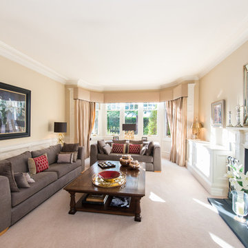 Contemporary Lounge