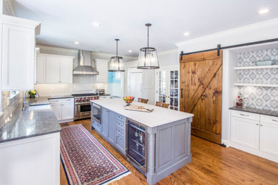 Transitional kitchen photo in Philadelphia