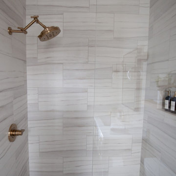 Summer Star Hall Bath & Laundry