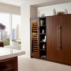 Sub-Zero 24&rdquo; integrated wine storage - Major Kitchen Appliances