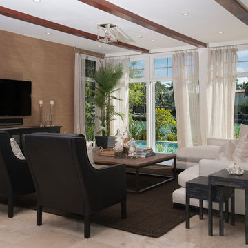 CASUAL & LUXURIOUS FAMILY ROOM