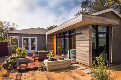 Inspiration for a contemporary home office remodel in Los Angeles