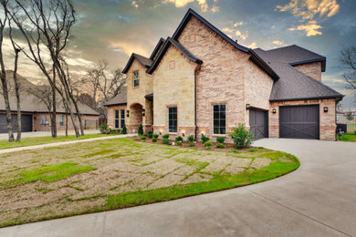 Exterior home photo in Dallas