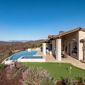Seamless Indoor-Outdoor Living: A Home Designed for Entertaining and Privacy
