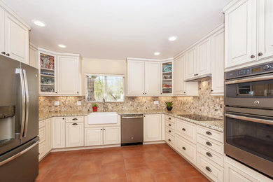 Inspiration for a country kitchen remodel in Phoenix